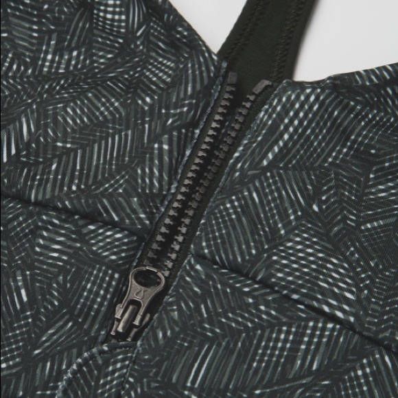 Lululemon Athletica CoolToStreet zip front bra sz4 - Picture 4 of 10